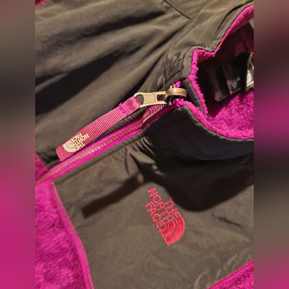 North Face - Picture 2 of 7